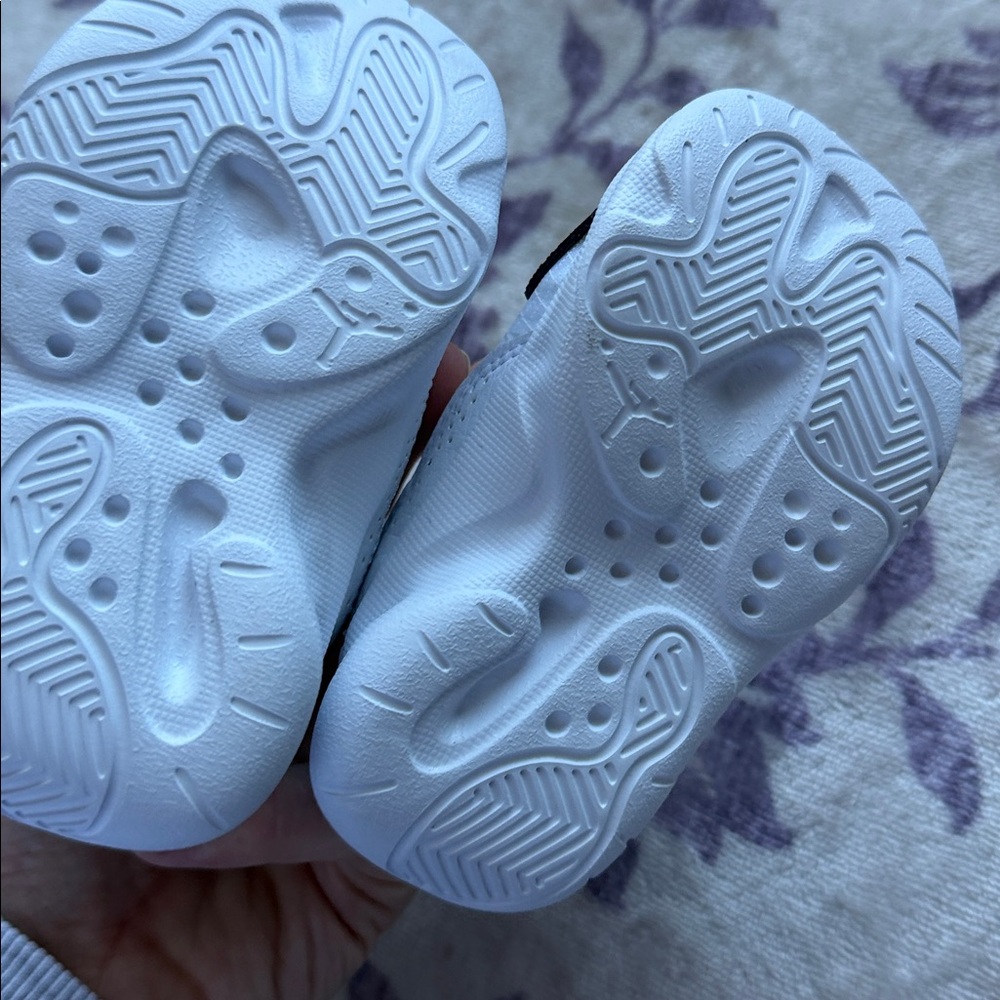 Jordan 11 CMFT low 4C - Picture 2 of 4